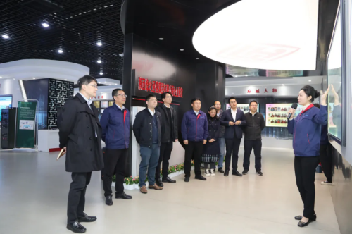 中国商飞上海飞机设计研究院副院长郭佳文一行来我公司走访交流